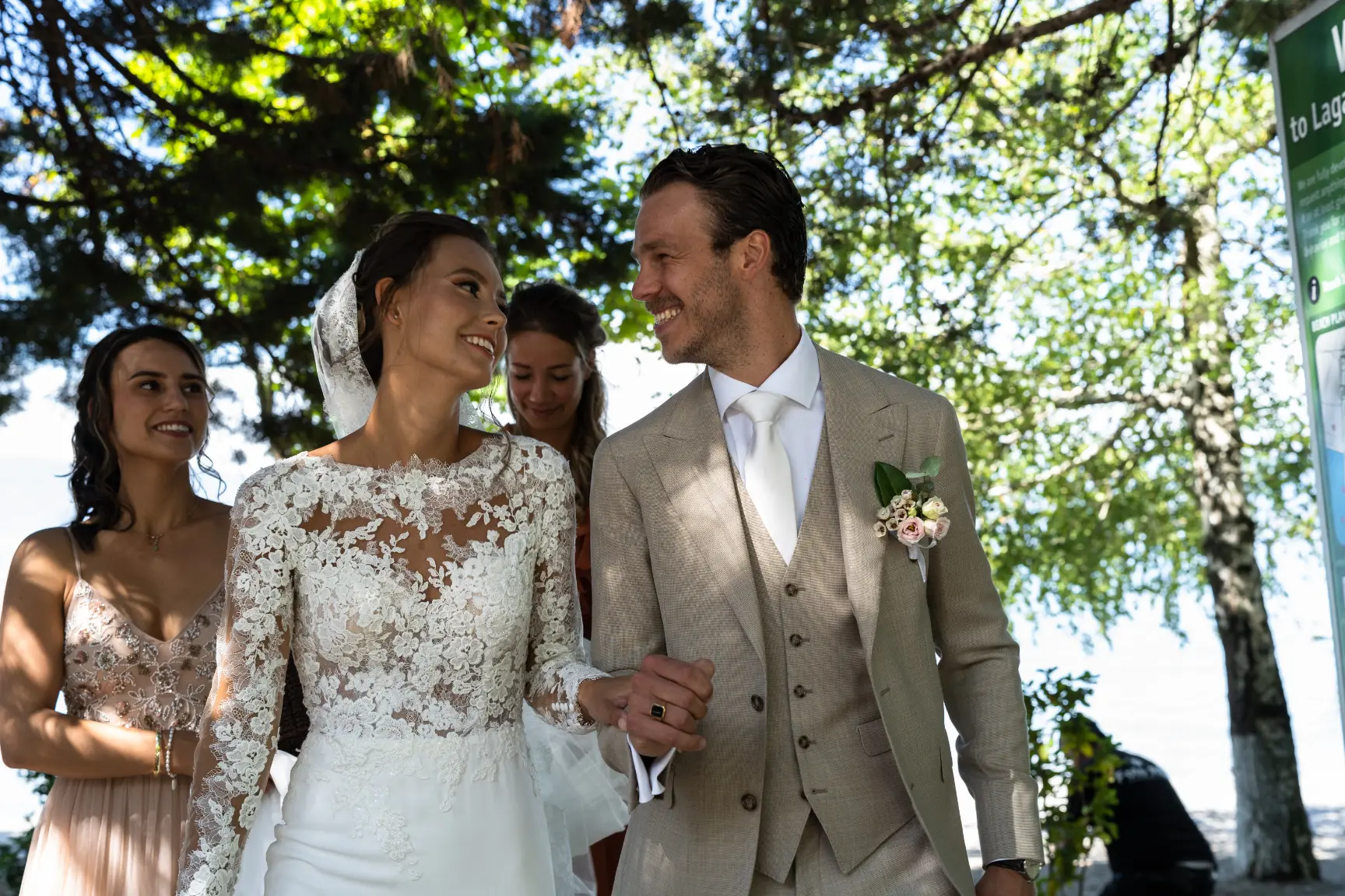 Julien Latreille tijdens zijn huwelijk met vrouw Isabelle
